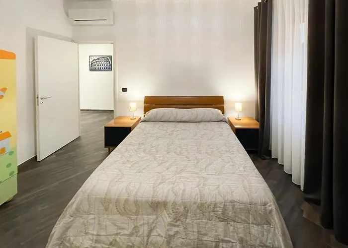 Roominrome Alexander Apartment
