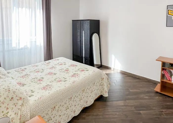 Apartment Roominrome Alexander