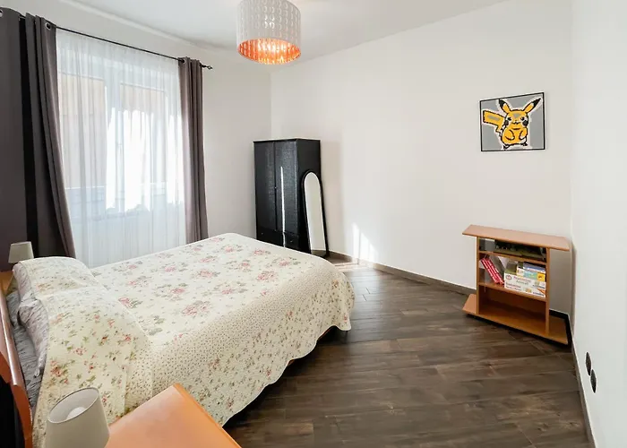 Roominrome Alexander Apartment